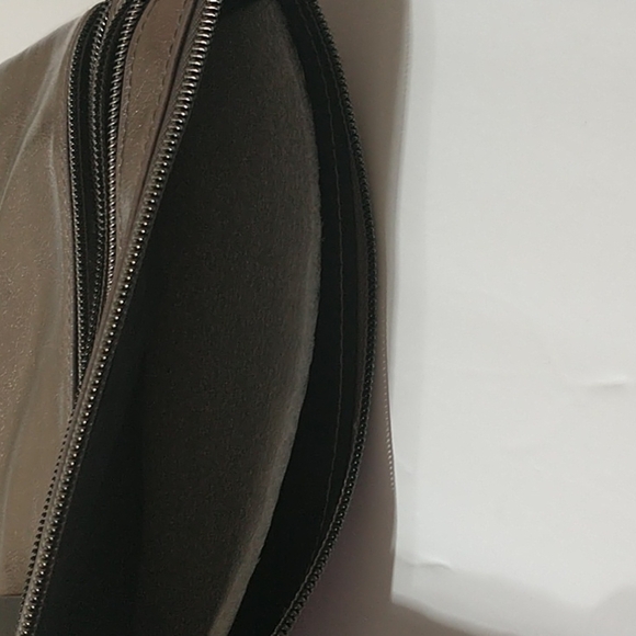 Jones New York silver charging pouch purse - Picture 11 of 14